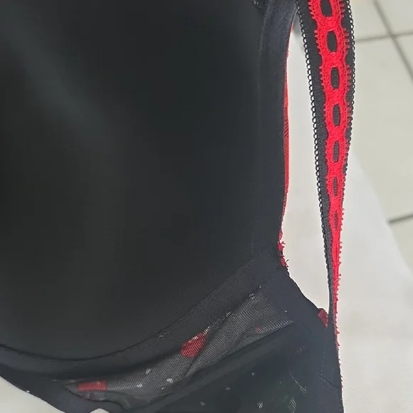 Torrid Red Lace and Black With Cherrirs Print Underwire Bra 46C - Picture 6 of 8